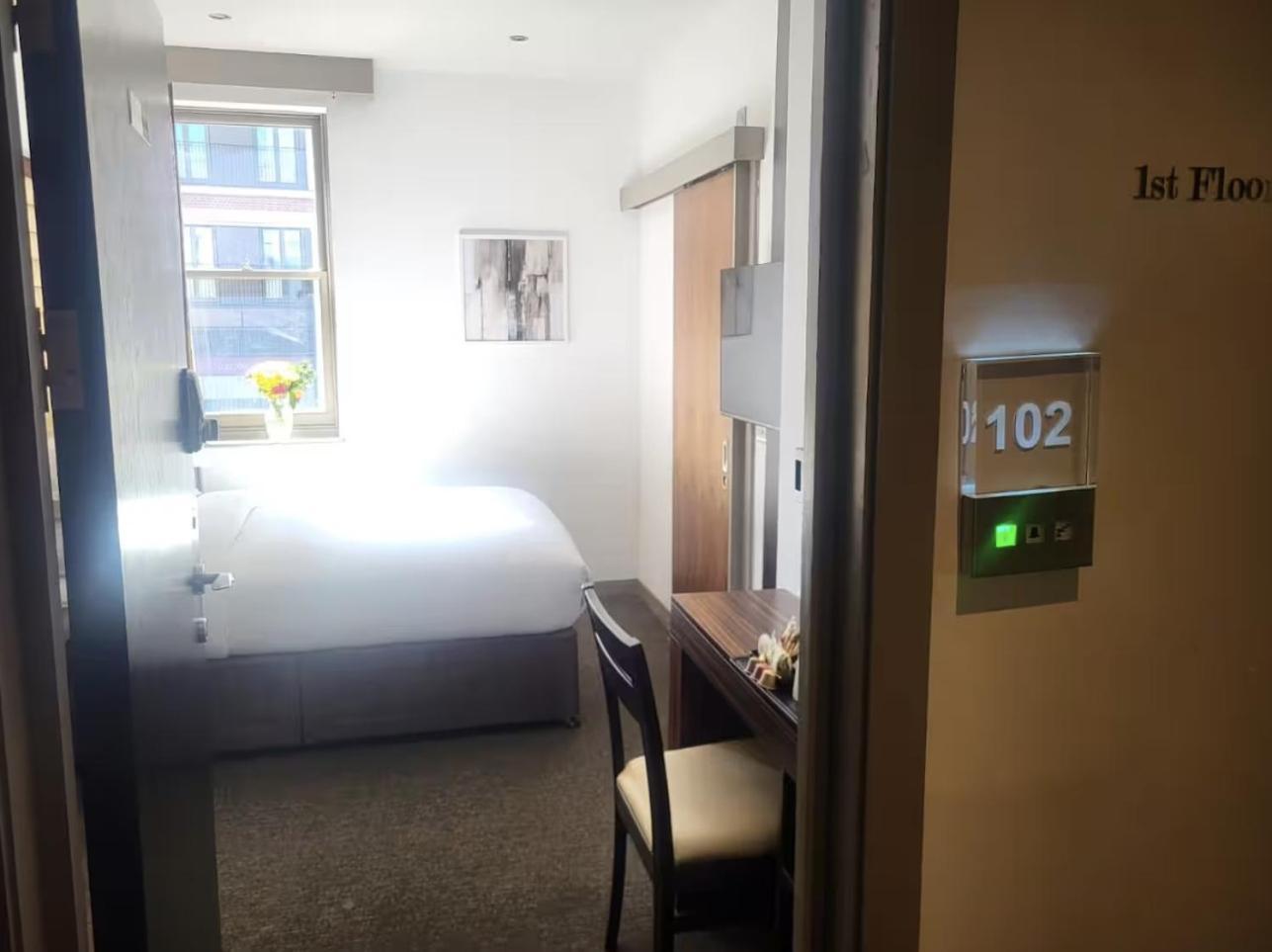 En-suite Boutique 102